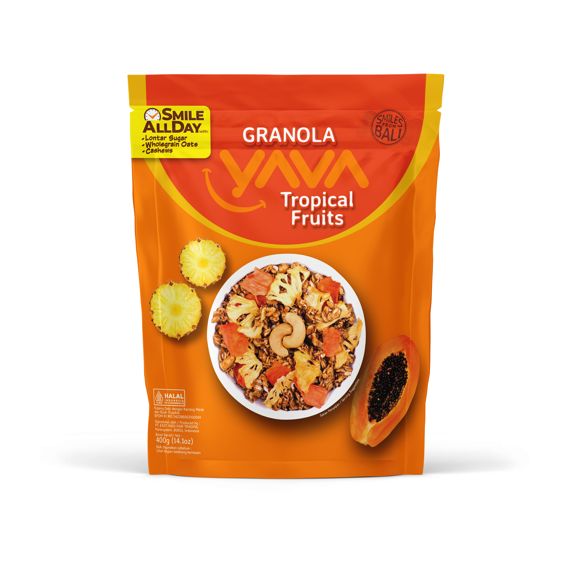 Granola YAVA rasa Tropical Fruits dengan nanas, pepaya, dan kacang mete.